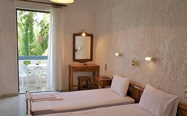 Fevro Hotel Agia Galini Rum bild