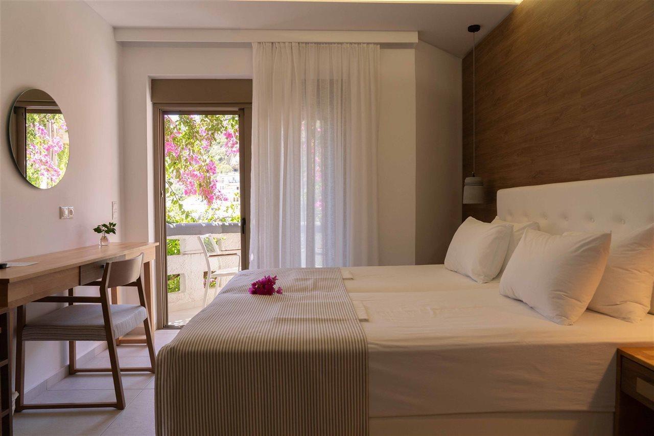 Fevro Hotel Agia Galini Exteriör bild