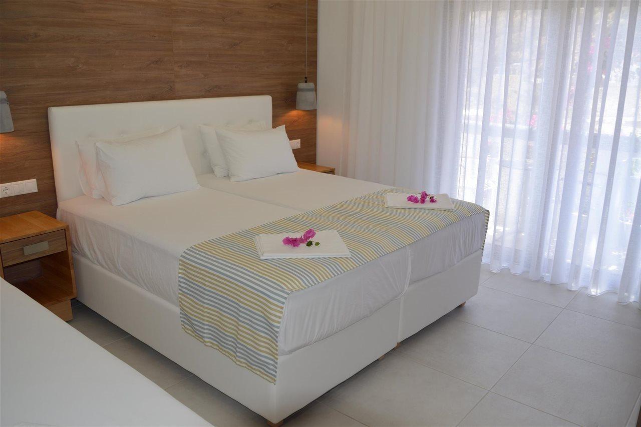 Fevro Hotel Agia Galini Exteriör bild