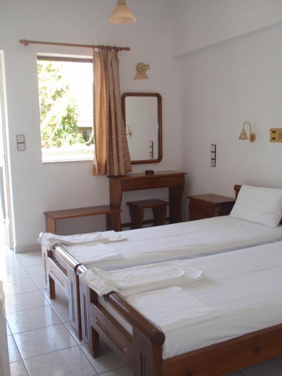 Fevro Hotel Agia Galini Rum bild