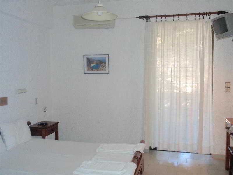 Fevro Hotel Agia Galini Exteriör bild
