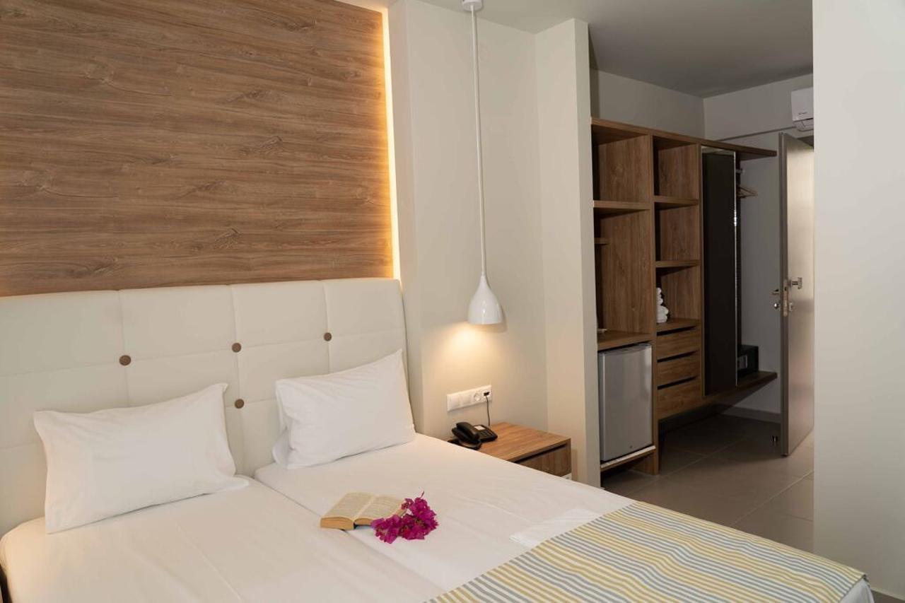 Fevro Hotel Agia Galini Exteriör bild