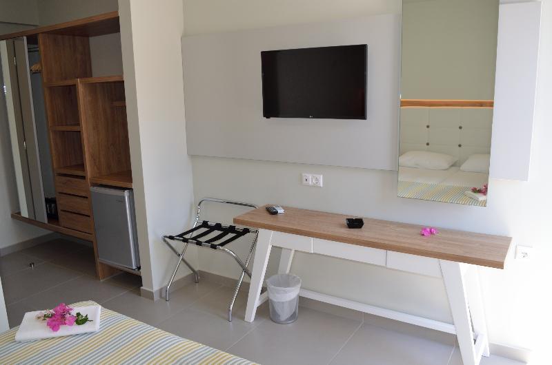 Fevro Hotel Agia Galini Exteriör bild